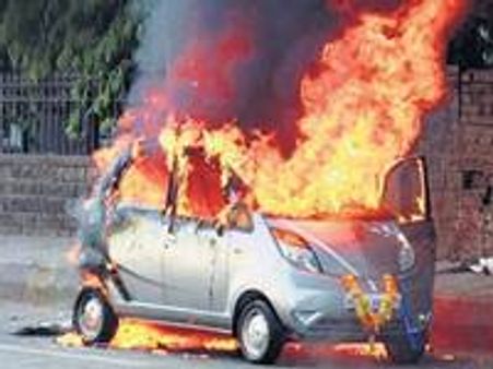 കത്തല്‍ വീണ്ടും; നാനോ ടാറ്റയ്ക്ക് നാണക്കേടാവുന്നു