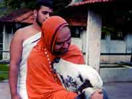 സ്വാമിമാര്‍ക്കെതിരെ അശ്ലീല വീഡിയോ ആയുധമാക്കുന്നു