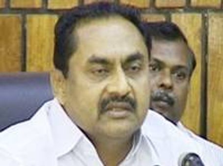 സുരേന്ദ്രന്‍ പിള്ളയെ അയോഗ്യനാക്കാന്‍ നീക്കം