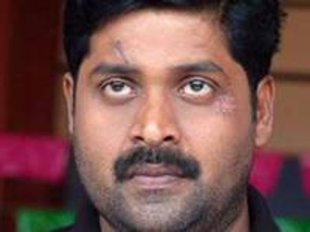 വിസ തട്ടിപ്പ്: നടന്‍ വിജയകുമാര്‍ അറസ്റ്റില്‍