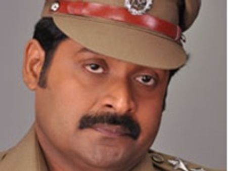 ആശുപത്രിയില്‍ വിജയകുമാറിന്റെ 'അഭിനയം'