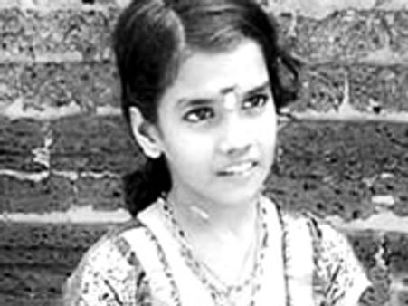 ക്ഷേത്രപ്രതിഷ്ഠയ്ക്ക് പതിനൊന്നുകാരി