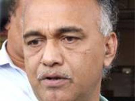 കോള വിവാദം: ബാലകൃഷ്ണന് കരീമിന്റെ പിന്തുണ