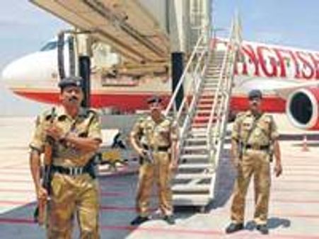 വിമാനത്തില്‍ രാസവസ്തു: സുരക്ഷാവീഴ്ചയെന്ന്