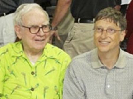 കോടീശ്വരന്മാര്‍ സ്വത്തില്‍ പാതി ദാനം നല്‍കുന്നു