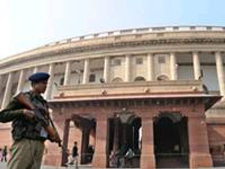 കൊച്ചി മെട്രോ: ദില്ലിയില്‍ എംപിമാരുടെ ധര്‍ണ