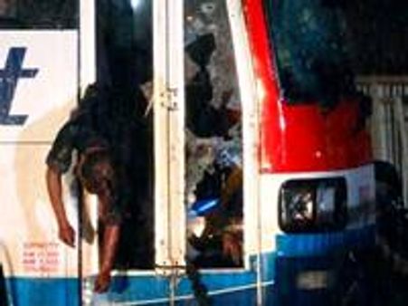 ബസ് റാഞ്ചല്‍: 10 പേര്‍ കൊല്ലപ്പെട്ടു