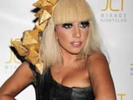 ലിംഗം മാറ്റി ആരാധകന്‍ ഗാഗയെപ്പോലെയാകുന്നു