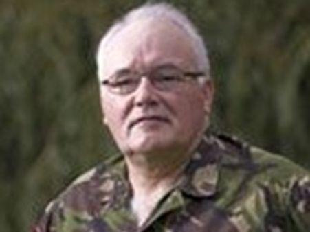 പൊണ്ണത്തടി: കരസേനാമേധാവിയ്ക്ക് പാകം യൂണിഫോമില്ല