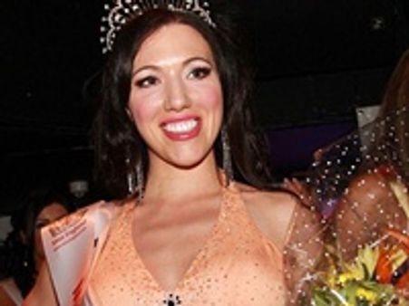 നഗ്നതാ പ്രദര്‍ശനം; സുന്ദരിയെ അയോഗ്യയാക്കി