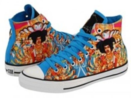 ഷൂസില്‍ ദൈവങ്ങളുടെ ചിത്രം; കമ്പനി മാപ്പു പറഞ്ഞു