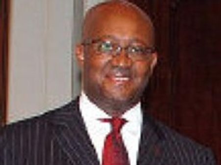 രാജ്ഞിയ്‌ക്കൊപ്പം ശയിച്ച മന്ത്രിയ്ക്ക് തടവ്