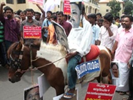 ഹസന്റെ ഉപവാസത്തിനെതിരെ ഡിഫിക്കാരുടെ കഴുത ഉപവാസം