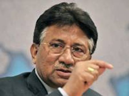 മുഷാറഫിന്റെ തലയ്ക്ക് 100 കോടി