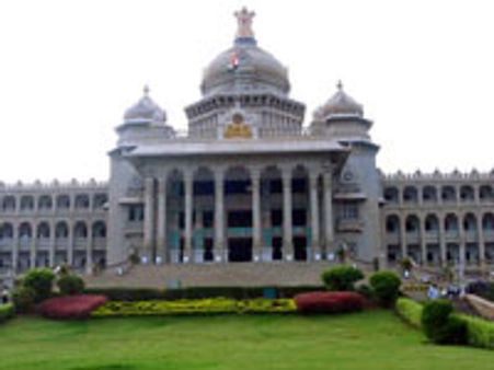 യഡിയൂരപ്പ സര്‍ക്കാര്‍ വിശ്വാസവോട്ട്‌നേടി