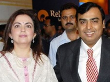 മുകേഷ് അംബാനി ആന്റ്‌ലിയയിലേയ്ക്ക് താമസം മാറുന്നു