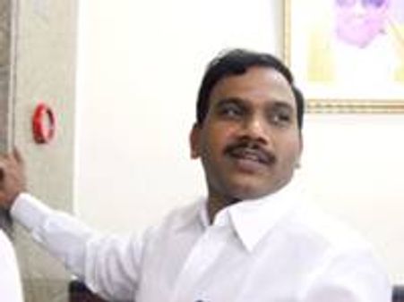 സ്‌പെക്ട്രം അഴിമതി: രാജ രാജിവെക്കില്ലെന്ന് ഡിഎംകെ