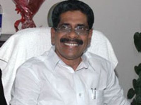 ലാവലിനിലേക്ക് വയലാര്‍ രവിയുടെ പേര് വലിച്ചിഴക്കരുത്