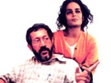 അരുന്ധതി റോയിയുടെ ഭര്‍ത്താവ് വനം കയ്യേറി