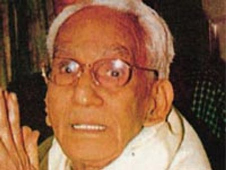 കരുണാകരന്‍ അപകടനില തരണം ചെയ്യുന്നു