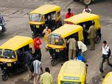 ഓട്ടോ യാത്ര കീശ കാലിയാക്കും