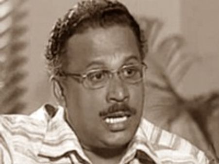 വിഎസിന്റെ ഇരട്ടമുഖത്തെക്കുറിച്ച് ഷാജഹാന്റെ പുസ്തകം