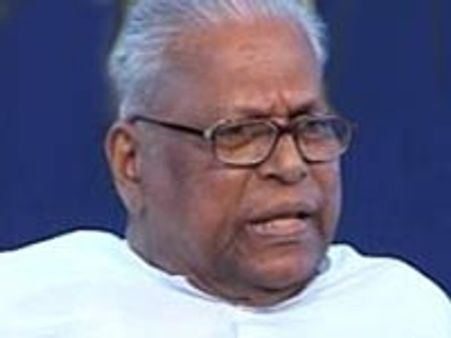 വാ പൊത്തിപ്പറയാന്‍ ഞാന്‍ ചാണ്ടിയല്ല: വിഎസ്