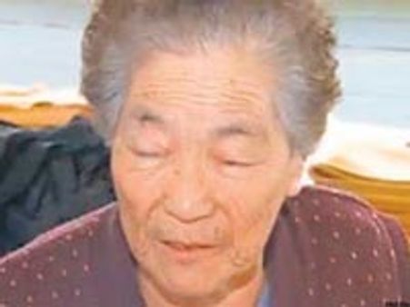 സുനാമി: 83കാരി രക്ഷപ്പെട്ടത് സൈക്കിളില്‍!