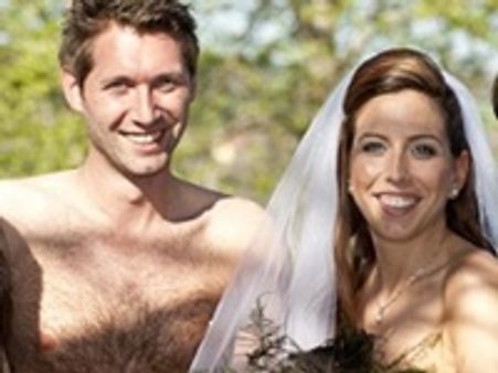 വധുവും വരനും വിവാഹത്തിന് നഗ്നരായെത്തി