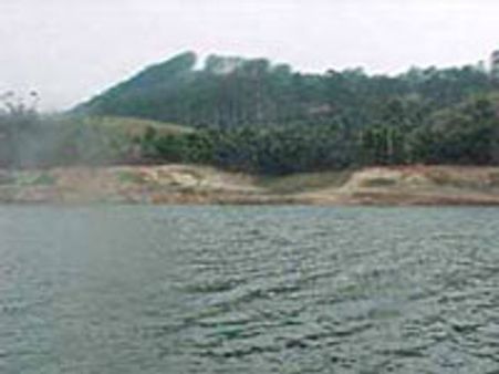 പെരിയാറില്‍ 4 യുവാക്കള്‍ മുങ്ങിമരിച്ചു