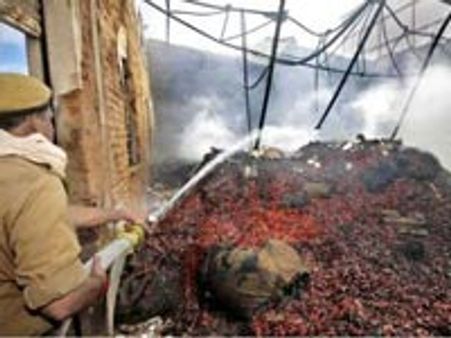 15 കോടി രൂപയുടെ മുളക് കത്തിപ്പോയി