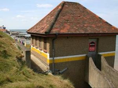 ഭാര്യയ്ക്ക് സമ്മാനമായി ഇരുനില ടോയ്‌ലറ്റ്!!