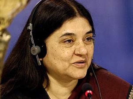 കള്ളപ്പണം പകുതിയും കോണ്‍ഗ്രസിന്റേത്: മനേക