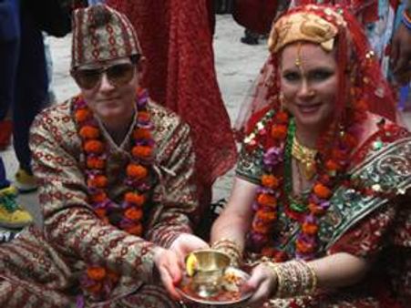 ആചാരപൂര്‍വ്വം ഒരു ലെസ്‍ബിയന്‍ കല്യാണം