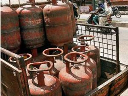 പാചകവാതകത്തിനും ഡീസലിനും വിലകൂട്ടി