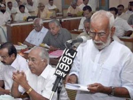 സമദൂരം വെടിഞ്ഞത് വിഎസിനെ ഒഴിവാക്കാന്‍: എന്‍എസ്എസ്