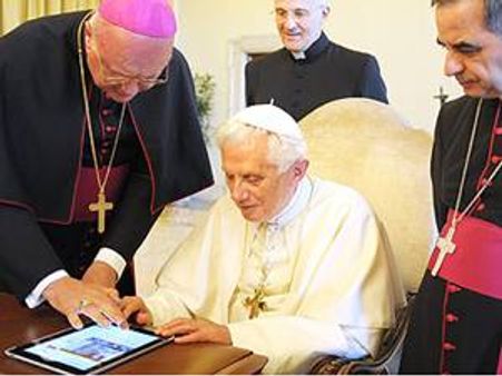 ഐപാഡിലൂടെ മാര്‍പ്പാപ്പയുടെ ആദ്യ ട്വീറ്റ്