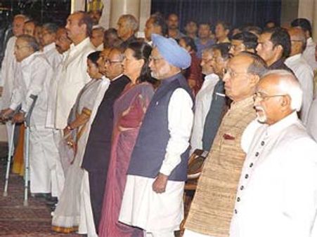 കേന്ദ്രത്തിലെ പുതിയ മന്ത്രിമാരും വകുപ്പുകളും