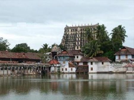 സ്ഫോടനം: ശ്രീ പത്മനാഭ ക്ഷേത്രത്തിന് കനത്ത കാവല്‍