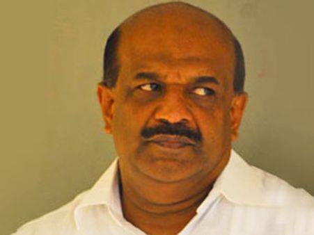 സൂപ്പര്‍താരം കുടുക്കാന്‍ ശ്രമിക്കുന്നു: റൗഫ്