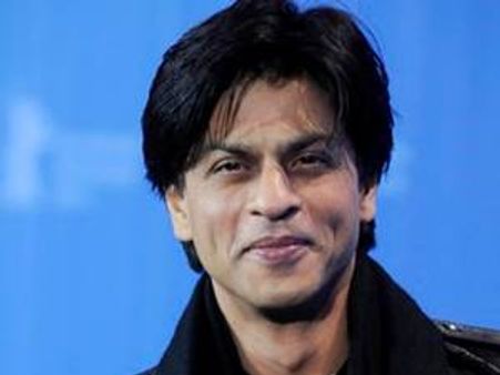 യഥാര്‍ത്ഥത്തില്‍ ഷാരൂഖ് ഒരു വില്ലന്‍ ‍: ശിവസേന