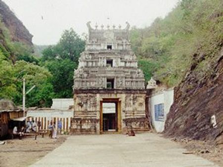 നിധി വേട്ടക്കാരെല്ലാം ദുരൂഹസാഹചര്യത്തില്‍ മരിച്ചു
