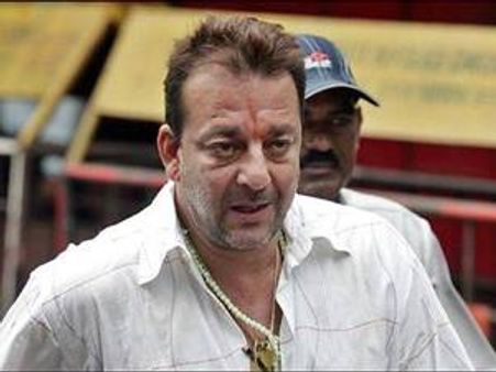 സഞ്ജയ് ദത്തിന് വിദേശത്തു പോകാം: സുപ്രീംകോടതി