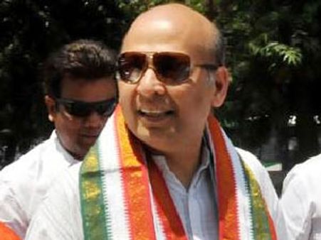 എന്‍ഡോസള്‍ഫാന്‍ കമ്പനിയ്ക്കു വേണ്ടി സിങ്‌വി