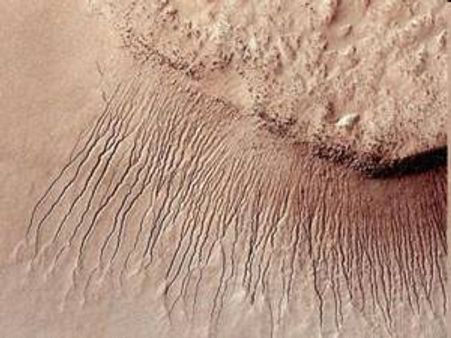 ചൊവ്വയില്‍ വെള്ളമൊഴുകിയിരുന്നതിന് തെളിവുമായി നാസ