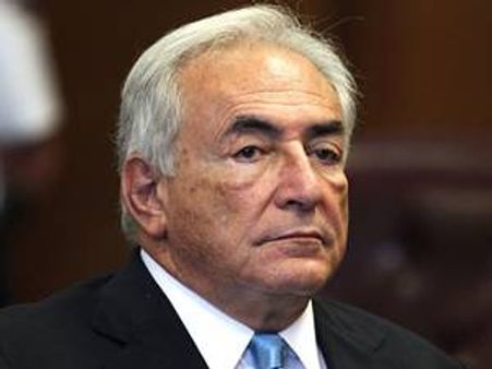 സ്‌ട്രോസ് കാനെതിരെ ഹോട്ടല്‍ ജോലിക്കാരി വീണ്ടും