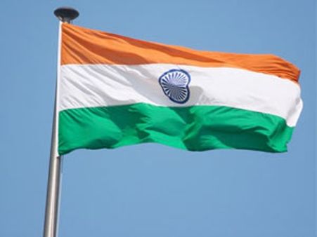 പതാകവിവാദം; സച്ചിനും സാനിയക്കുമെതിരെ കേസില്ല