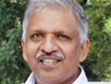 ബര്‍ലിന്‍ 10ലക്ഷം നഷ്ടപരിഹാരം തരണം: പി ജയരാജന്‍