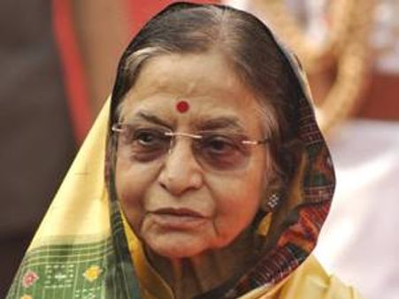 പ്രതിഭ പാട്ടീല്‍ കയറിയ കോപ്റ്ററില്‍ തീ