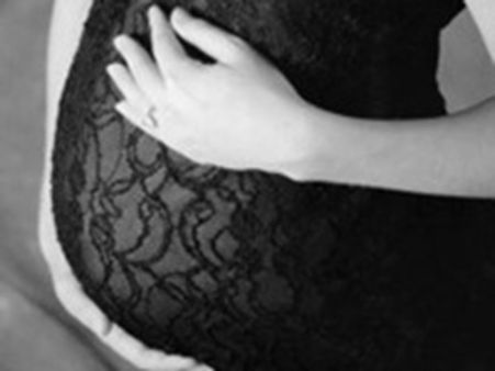 ഗര്‍ഭപാത്രം കീറിമുറിച്ച് കുഞ്ഞിനെ മോഷ്ടിച്ചു